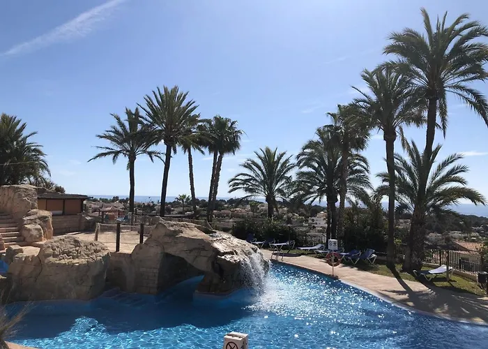 Apartment Pool Paradise